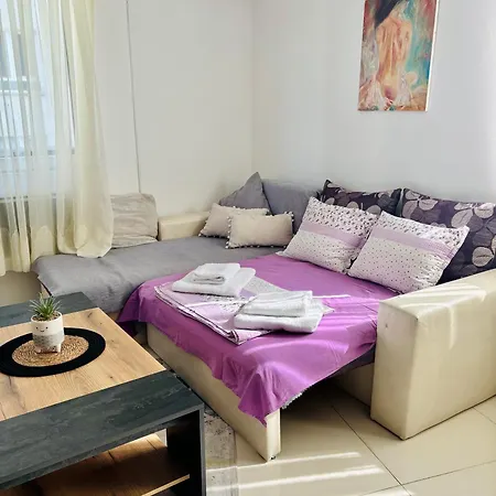 Cozy 1bd Warna